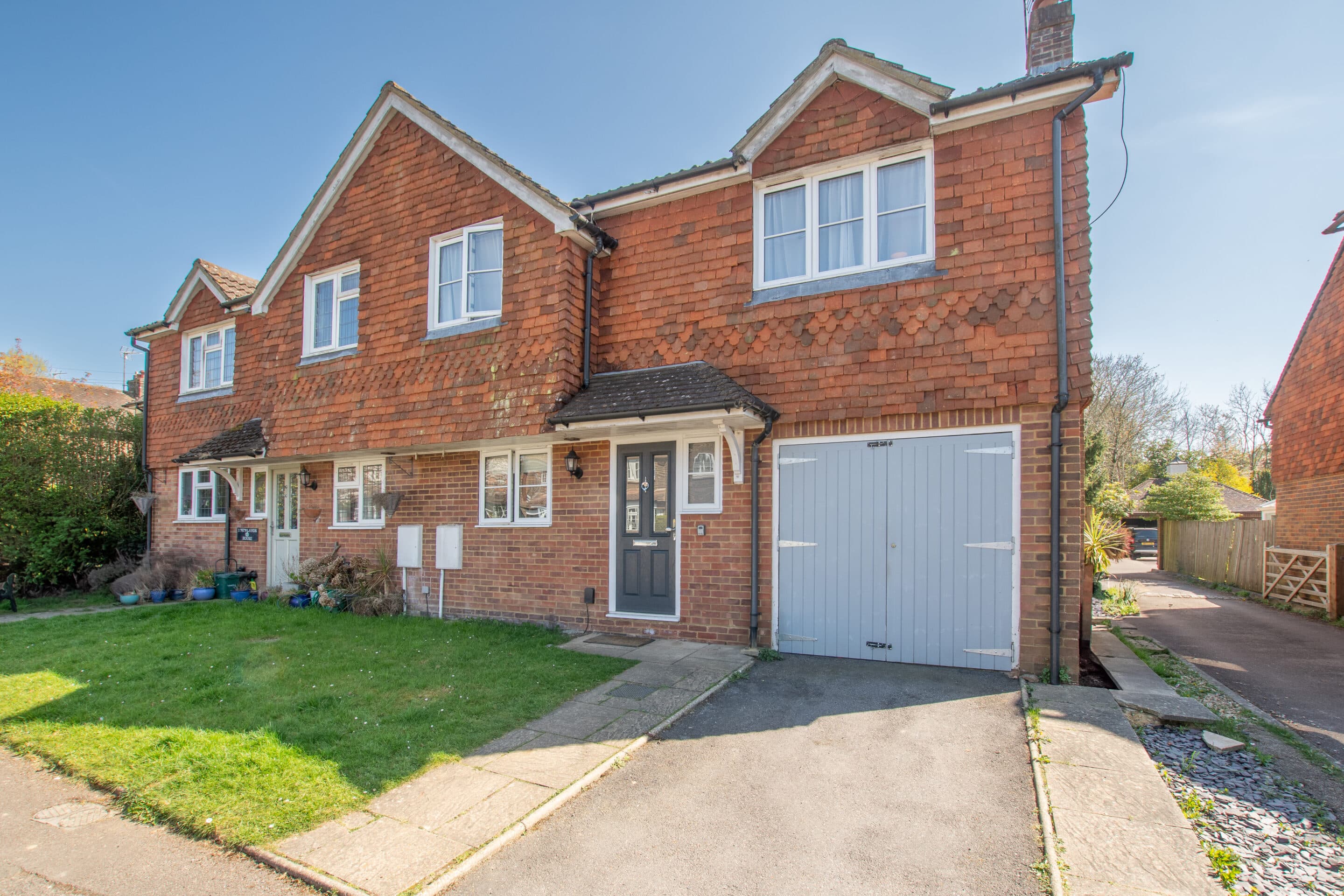 Newlands House Mapledrakes Road, Ewhurst, Cranleigh, Cranleigh, GU6 7QW