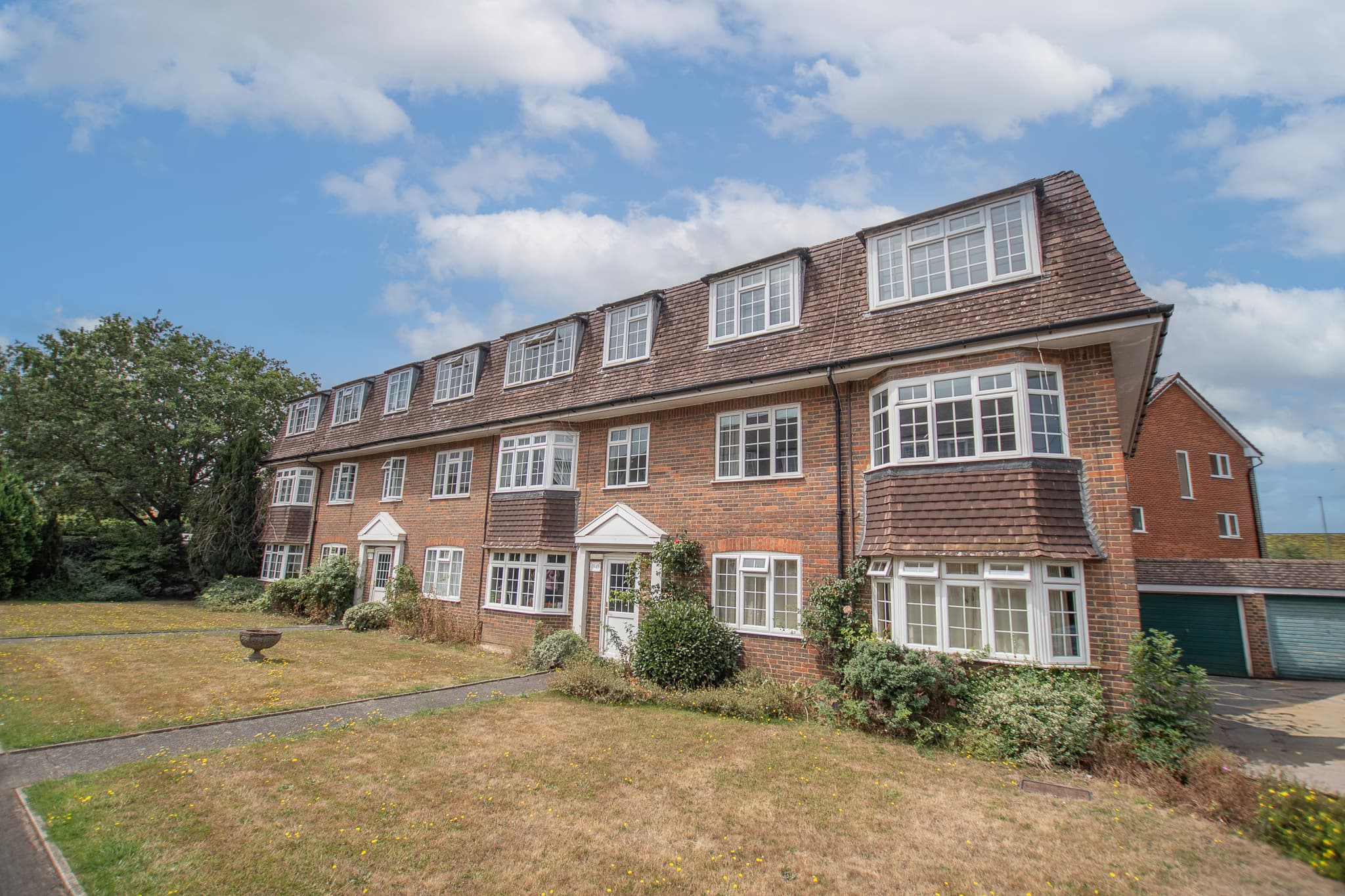 Grosvenor Court, GUILDFORD, Guildford, GU4 7HP