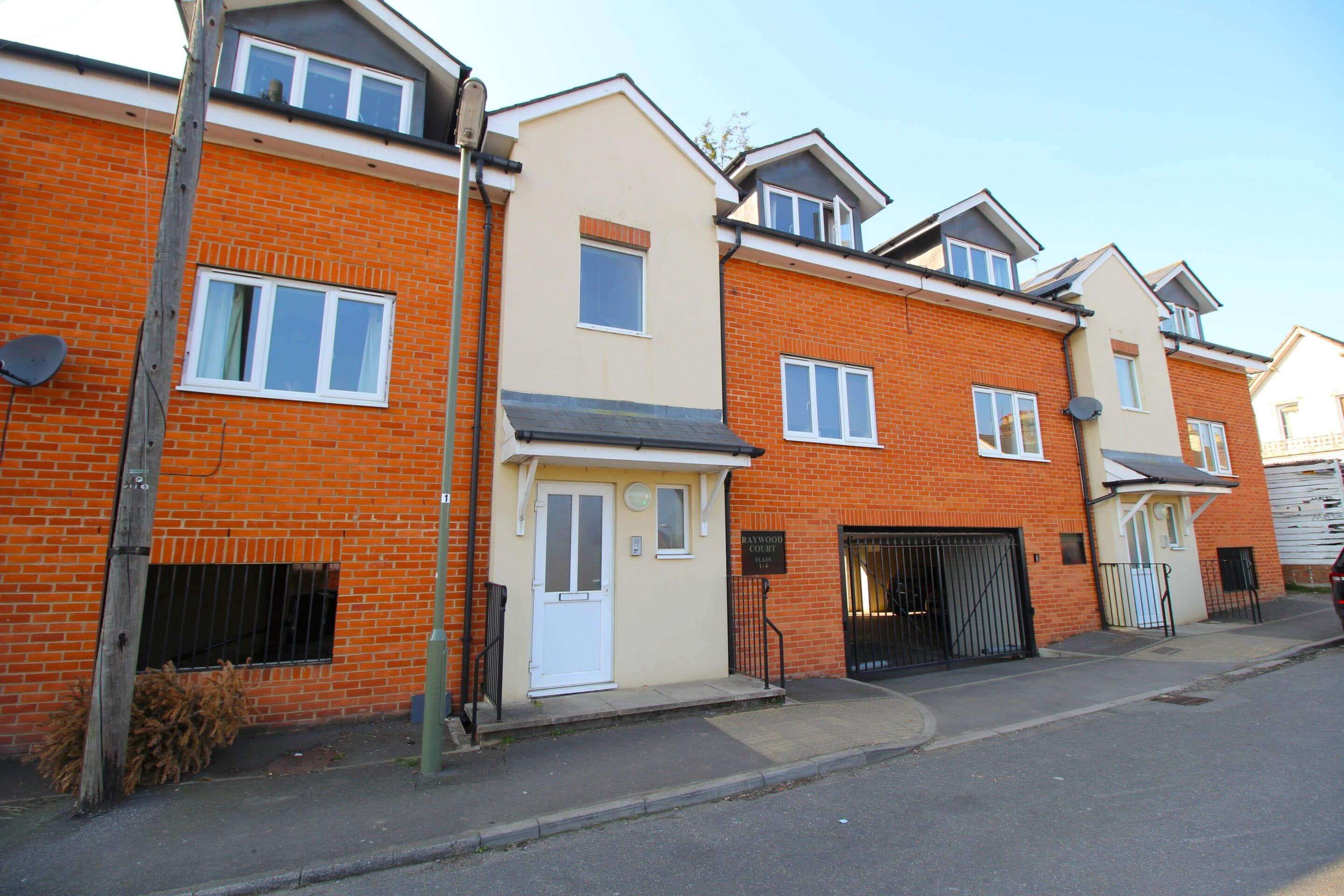 Flat 1, Raywood Court, Guildford, 3 Barrack Road, GU2 9RU