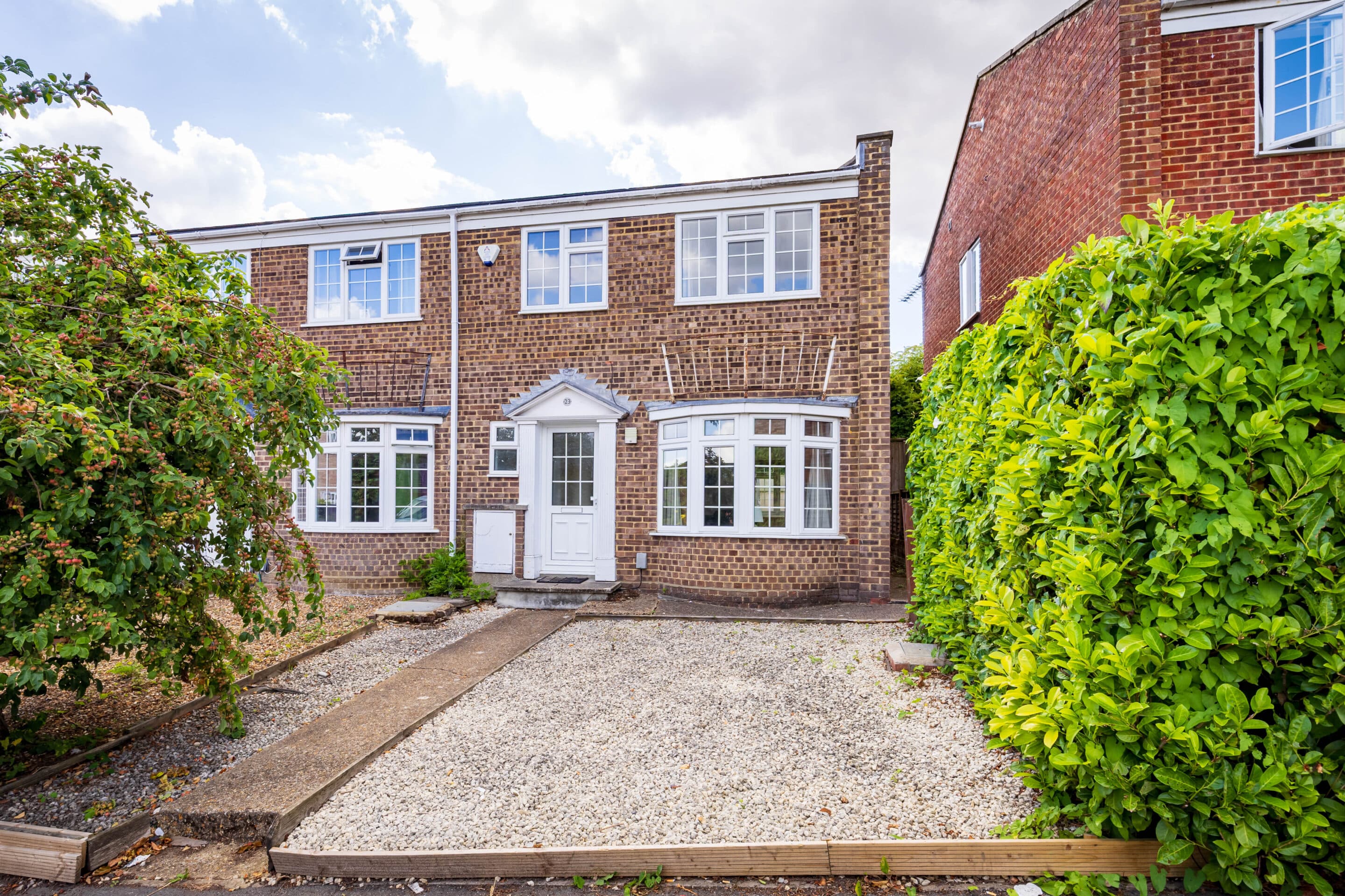 Lynwood, Guildford, Guildford, GU2 7NY