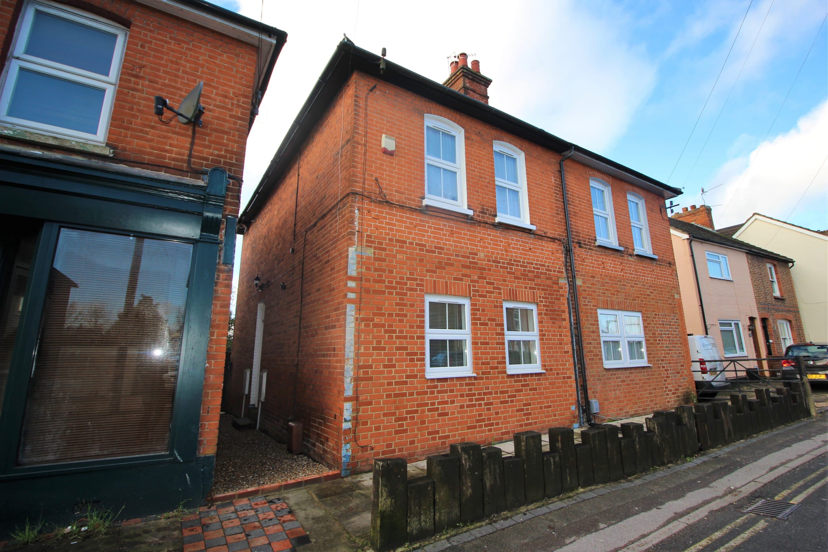 131a Manor Road, Guildford, Guildford, GU2 9NR
