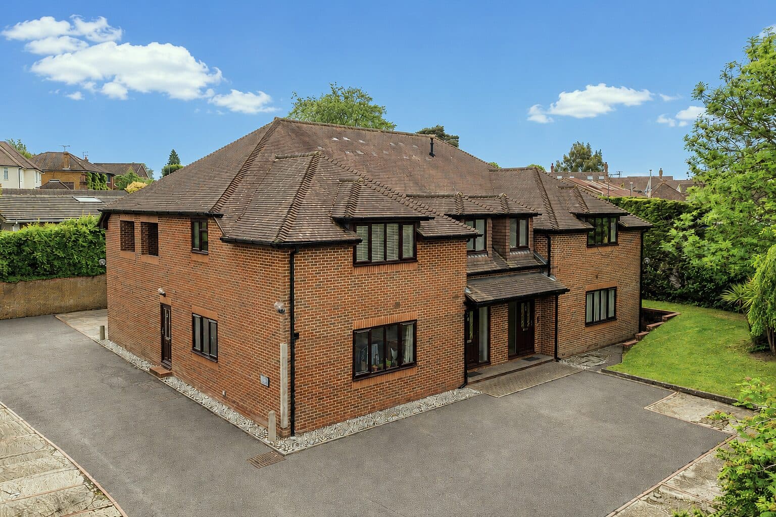 Flat 8, Aston House Portsmouth Road, Woking, Ripley, GU23 6EW