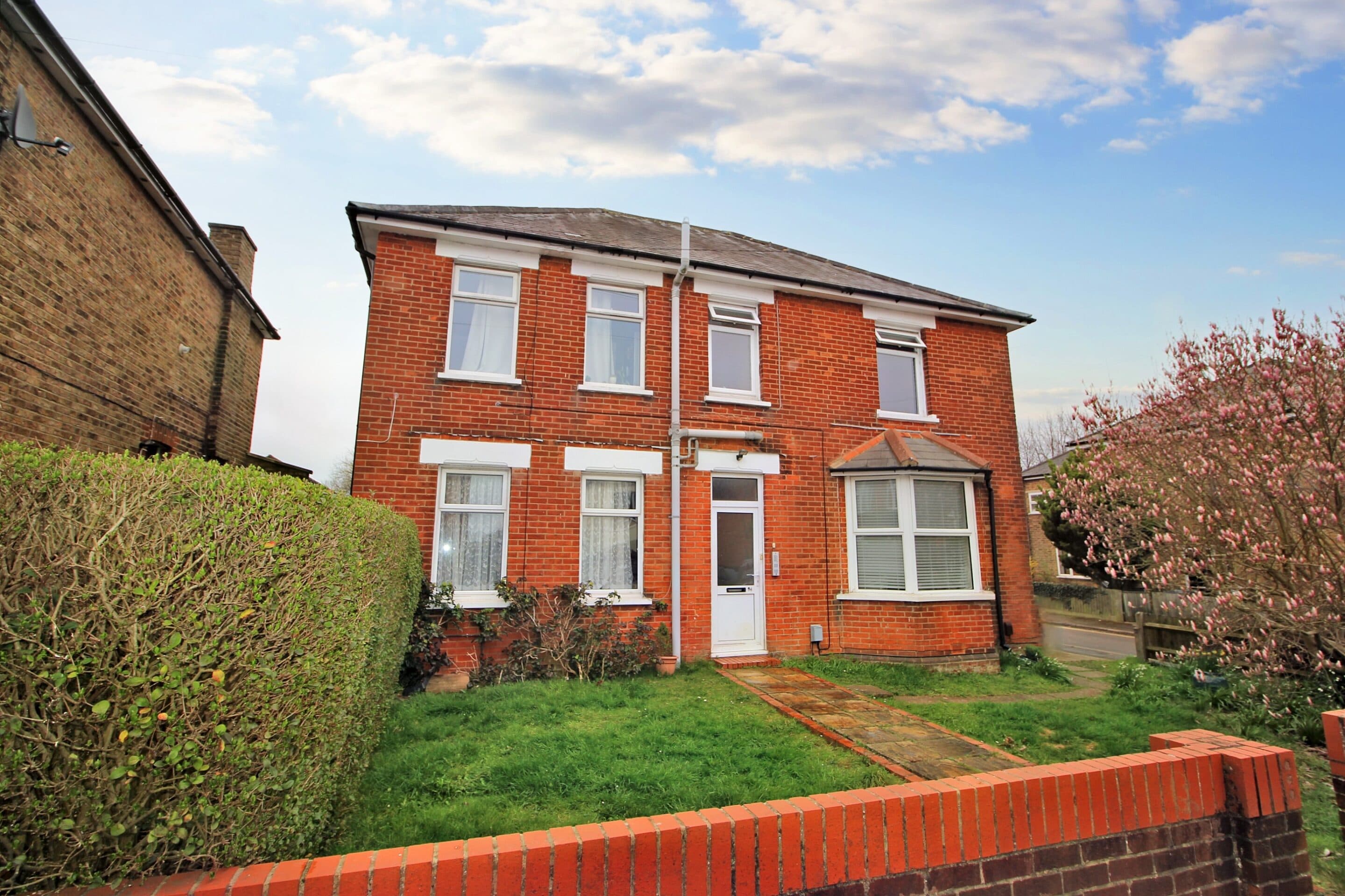 Flat 2, 94 Manor Road, Guildford, Guildford, GU2 9NR