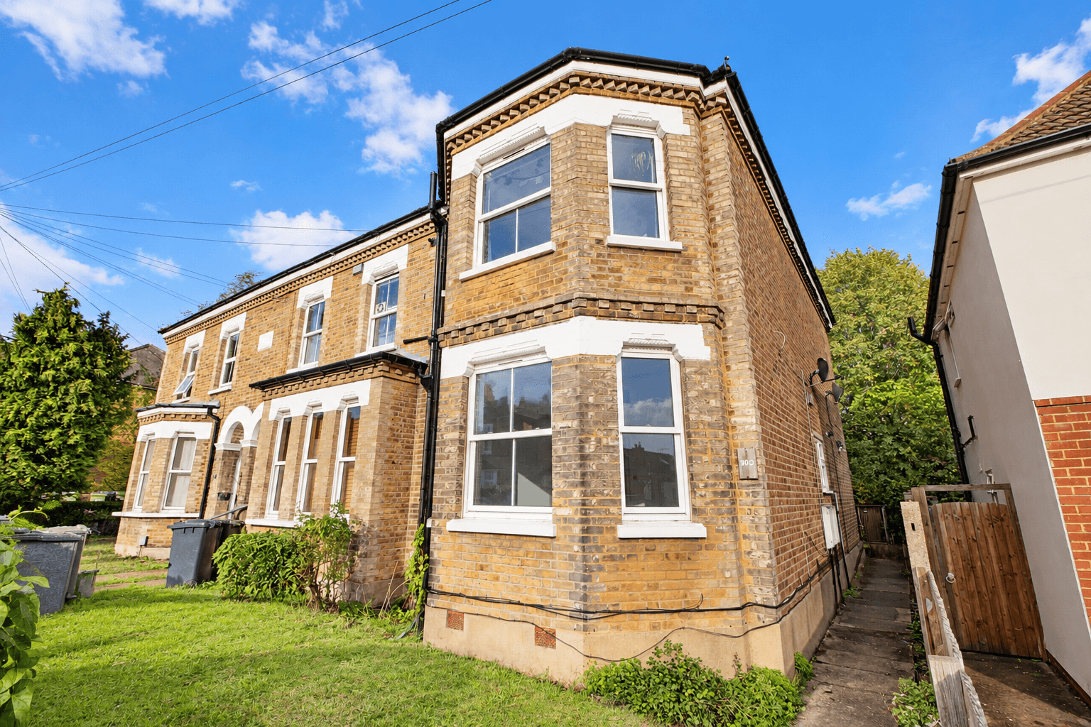 Flat D, 90 Manor Road, Guildford, GU2 9NW