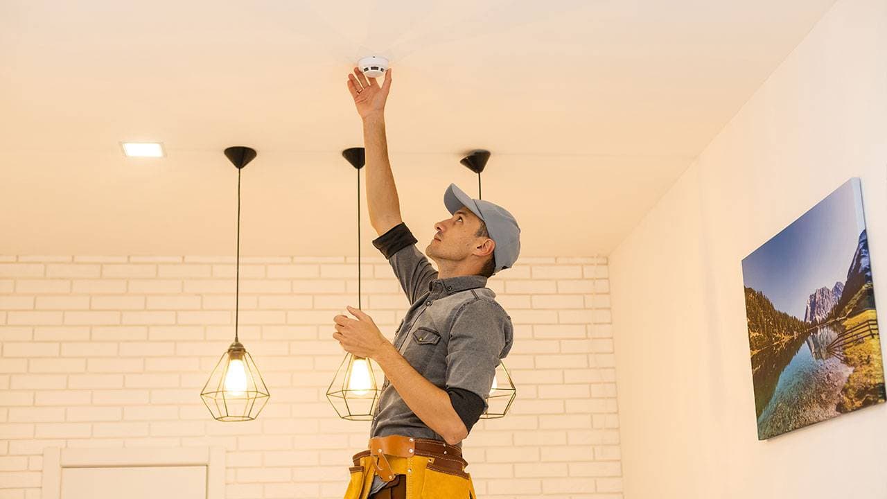 Letting property in Guildford – is it law to have a smoke alarm in every room? 